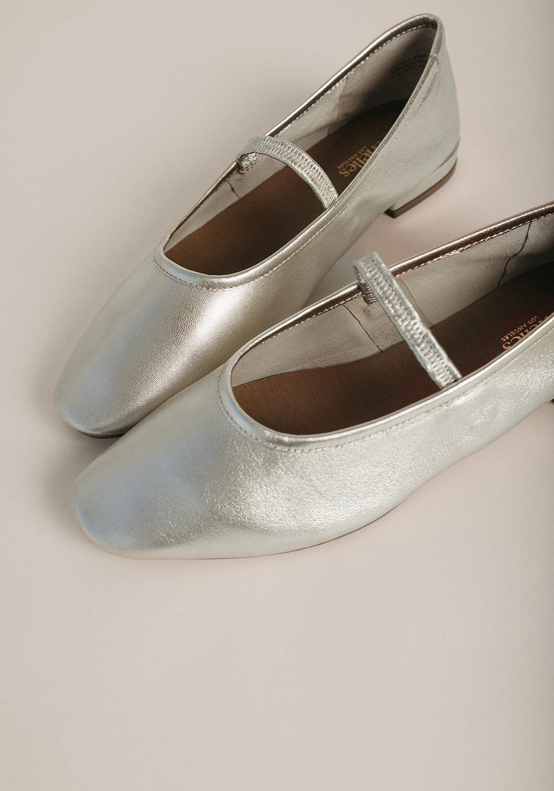 Seychelles: Sweetheart Flat in Metallic Light Gold
