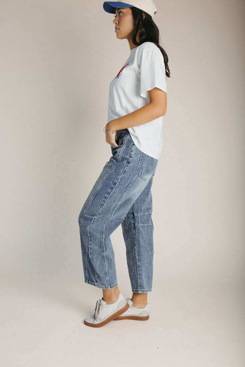 The Brianna Embroidered Barrel Jean in Medium Wash