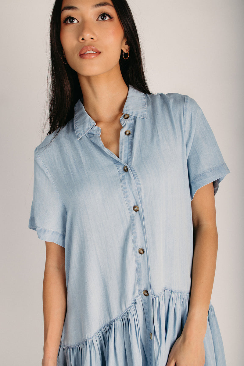 short sleeve chambray dress The Buxton Button-Up Chambray Dress in Light Blue – Piper & Scoot
