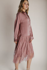 The Illiana Mixed Satin + Lace Midi Dress in Mauve
