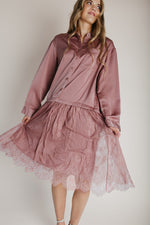 The Illiana Mixed Satin + Lace Midi Dress in Mauve