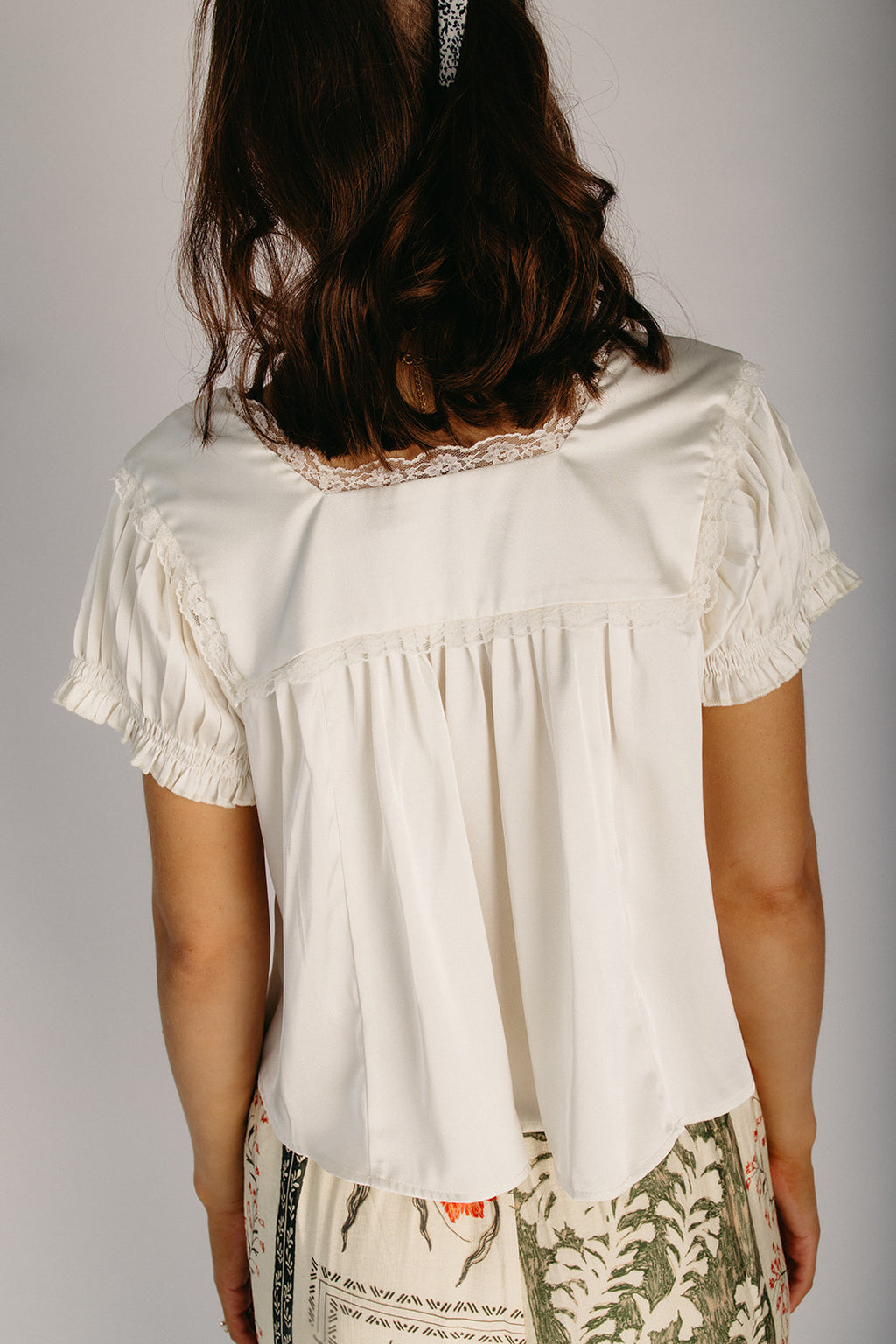 The Salford Floral Embroidered Satin Blouse in Ivory – Piper & Scoot