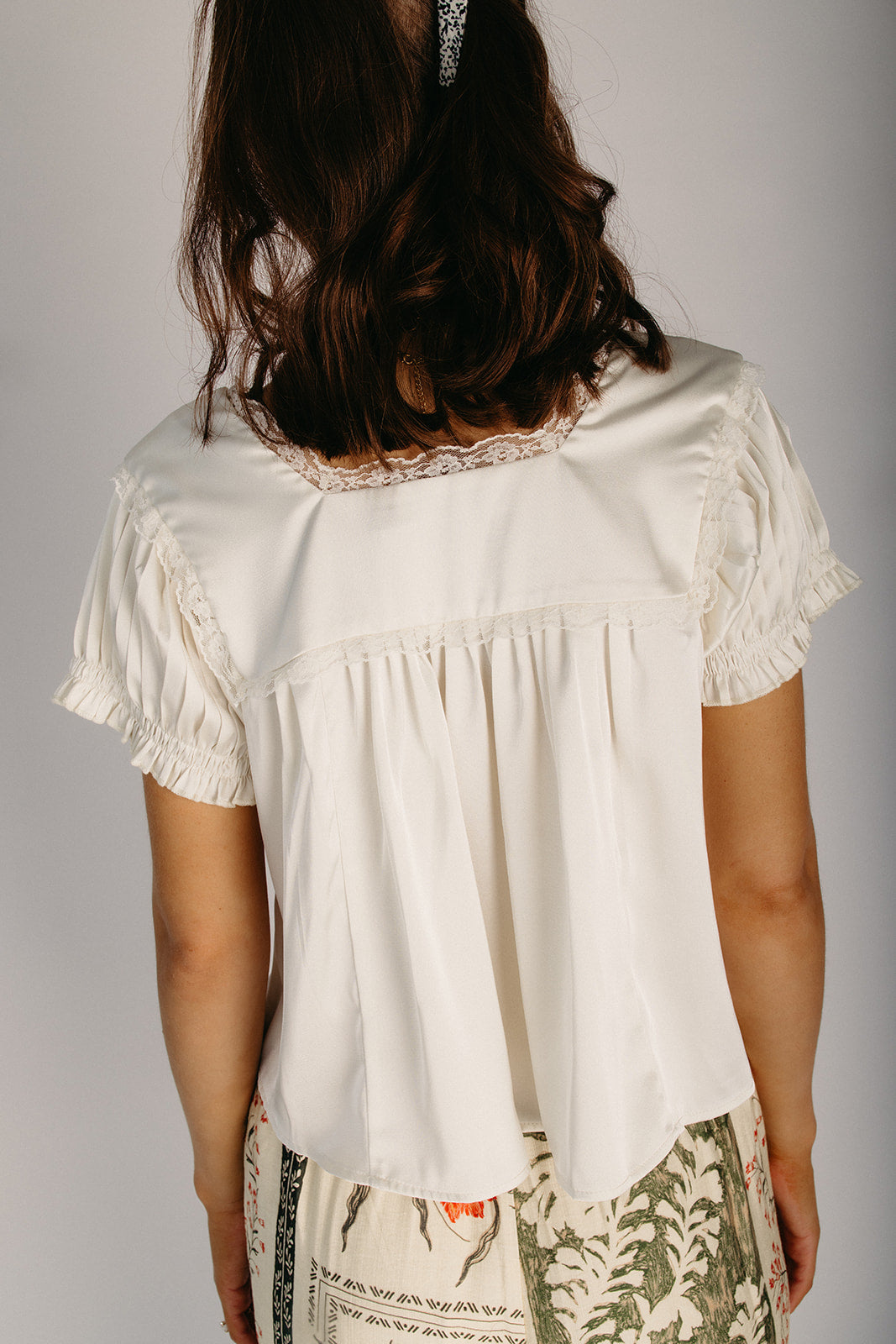 The Salford Floral Embroidered Satin Blouse in Ivory – Piper & Scoot