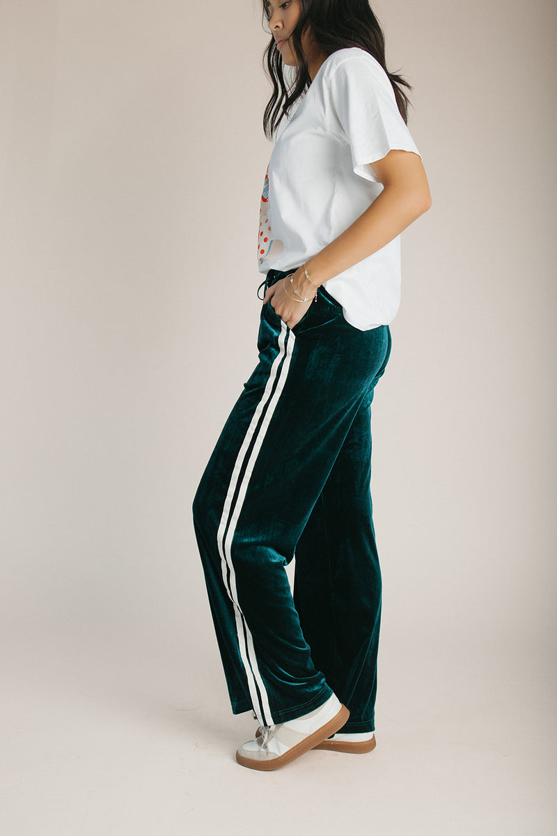 The O'Brien Wide Leg Velvet Pant in Hunter Green