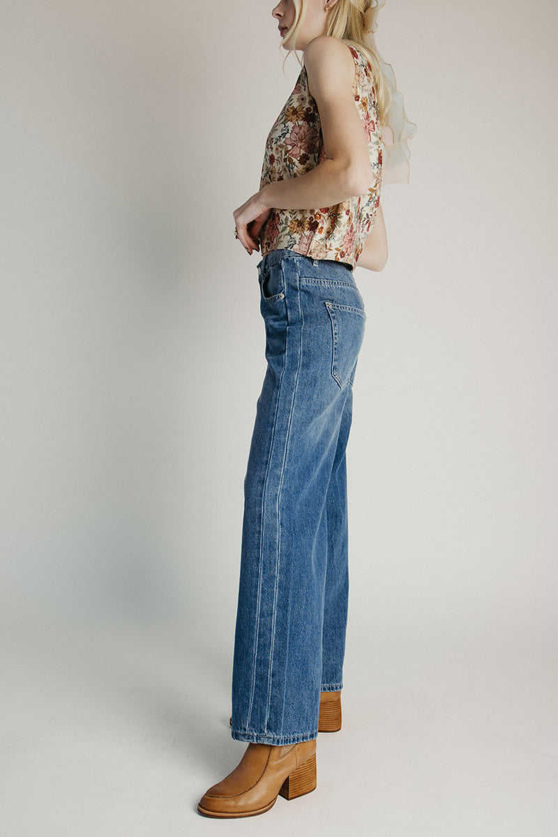 The Gavin Slim Barrel Jean in Medium Wash