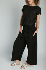 The Ruttinger Smocked Detail Set in Black