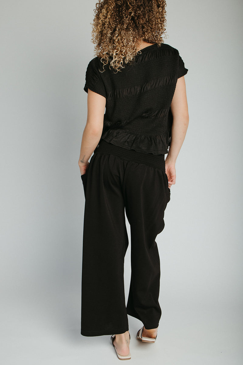 The Ruttinger Smocked Detail Set in Black