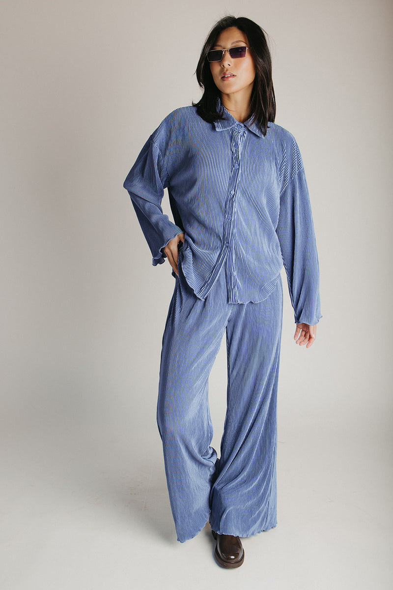 The Travers Pleated Everyday Set in Denim