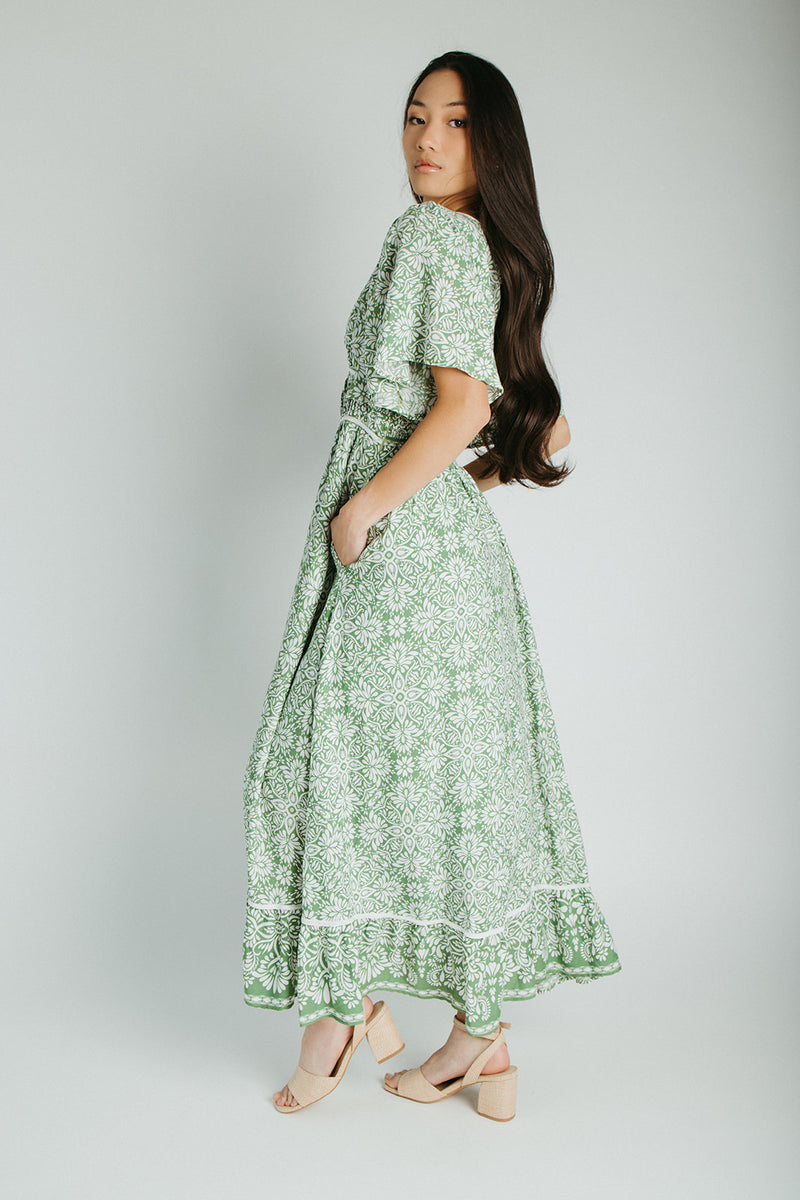 The Novak Flutter Sleeve Midi Dress in Palm Green