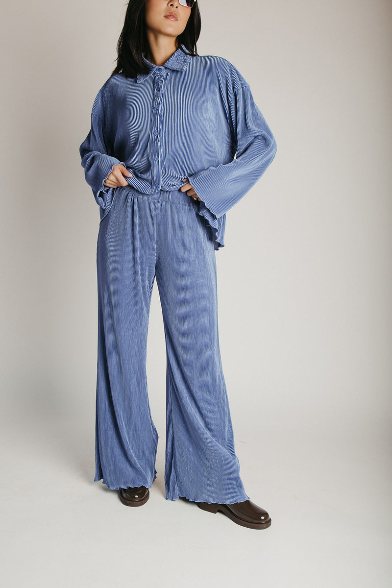 The Travers Pleated Everyday Set in Denim
