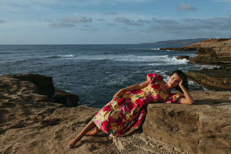 The Anthony Floral Tiered Midi Dress in Fuchsia