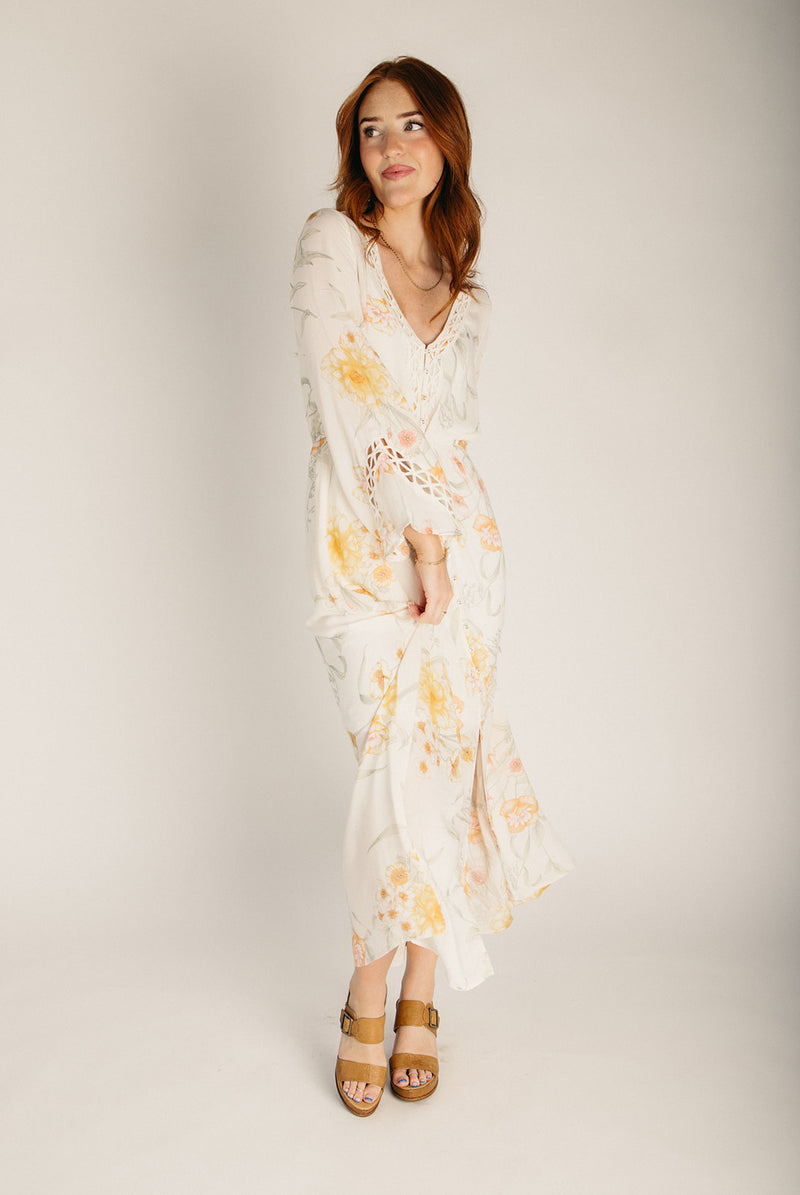 coral and lace dress The Fleenor Detail Maxi in Vanilla + – Piper & Scoot The silhouette balances delicate GEO Material:Silk Thread Black Satin Dresses |