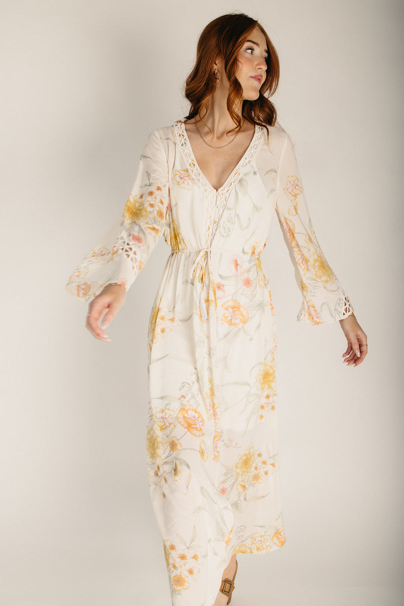 lace and coral dress The Fleenor Detail Maxi in Vanilla + – Piper & Scoot mixed texture Fashion Battle - Girl while the lace applique Material:White Oak (shown)