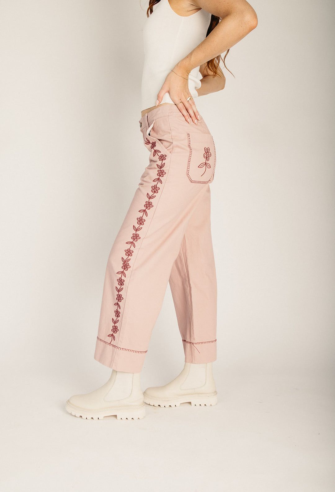 The Exler Floral Embroidered Pant in Sage – Piper & Scoot