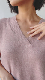 The Heyland V-Neck Knit Sweater in Dusty Pink