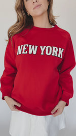 The New York Raglan Sweatshirt in Red