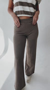 The Burnaby Straight Leg Pant in Mocha