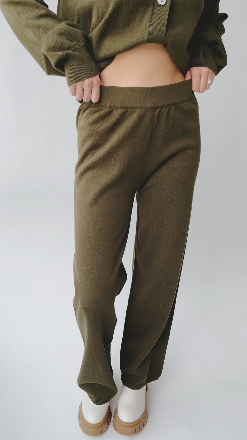 The Ryder Straight Leg Knit Pant in Olive