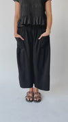 The Ruttinger Smocked Detail Set in Black