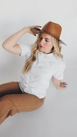 The Fynlynn Daisy Print Tee in White