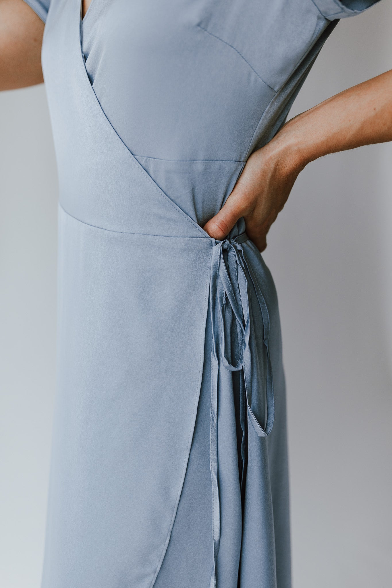det kan Udvej Kan ikke lide The Lorena Satin Wrap Dress in Blue – Piper & Scoot