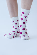 SOCKS: The Flocked Contrast Floral Crew Sock in Ivory