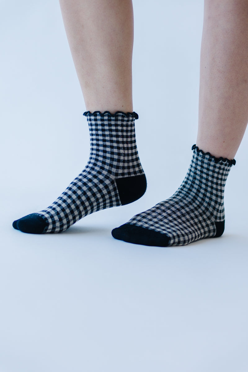 SOCKS: The Gingham Anklet Socks in Black