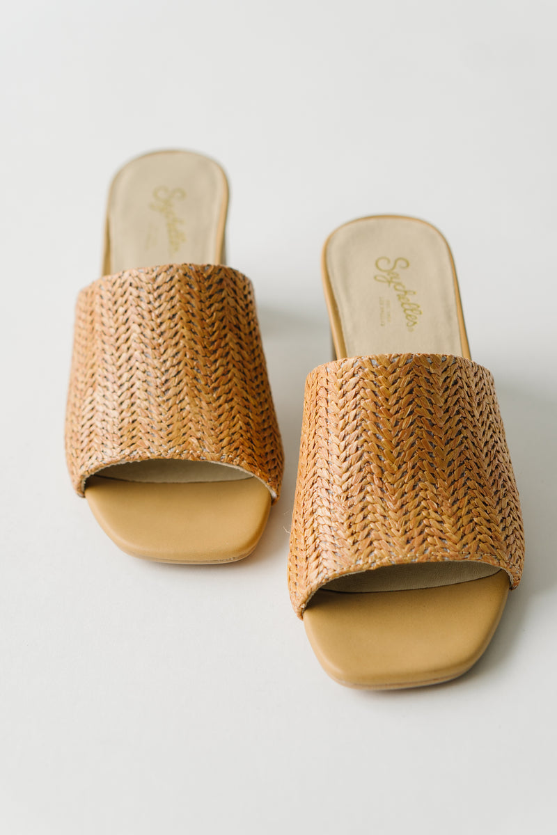Piper & Scoot x Seychelles: Adapt Sandal in Tan Raffia
