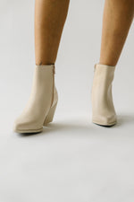 Seychelles: Aboard Bootie in Cream Crocodile