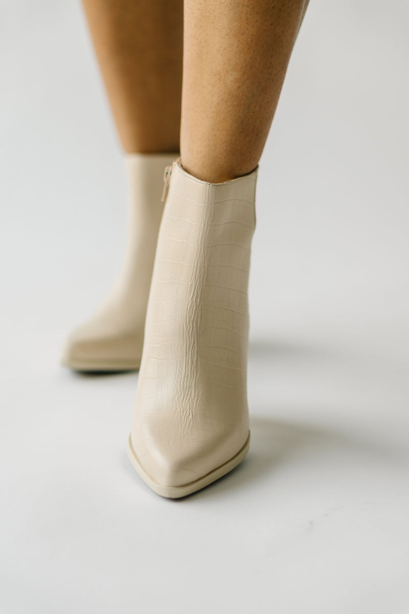 Seychelles: Aboard Bootie in Cream Crocodile