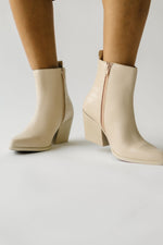 Seychelles: Aboard Bootie in Cream Crocodile